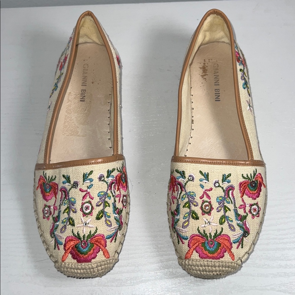 Gianni Bini Embroidered Floral Women's Flats